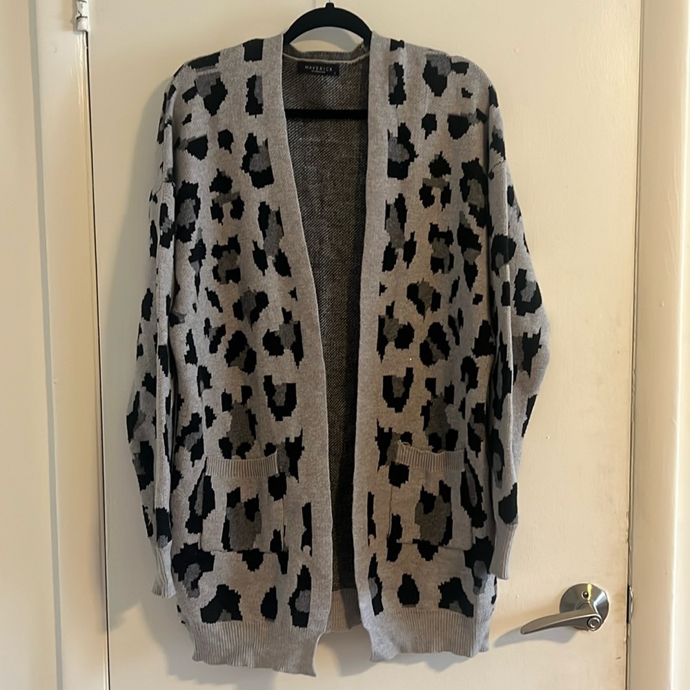 Gray/Black Leopard Print Long Cardigan